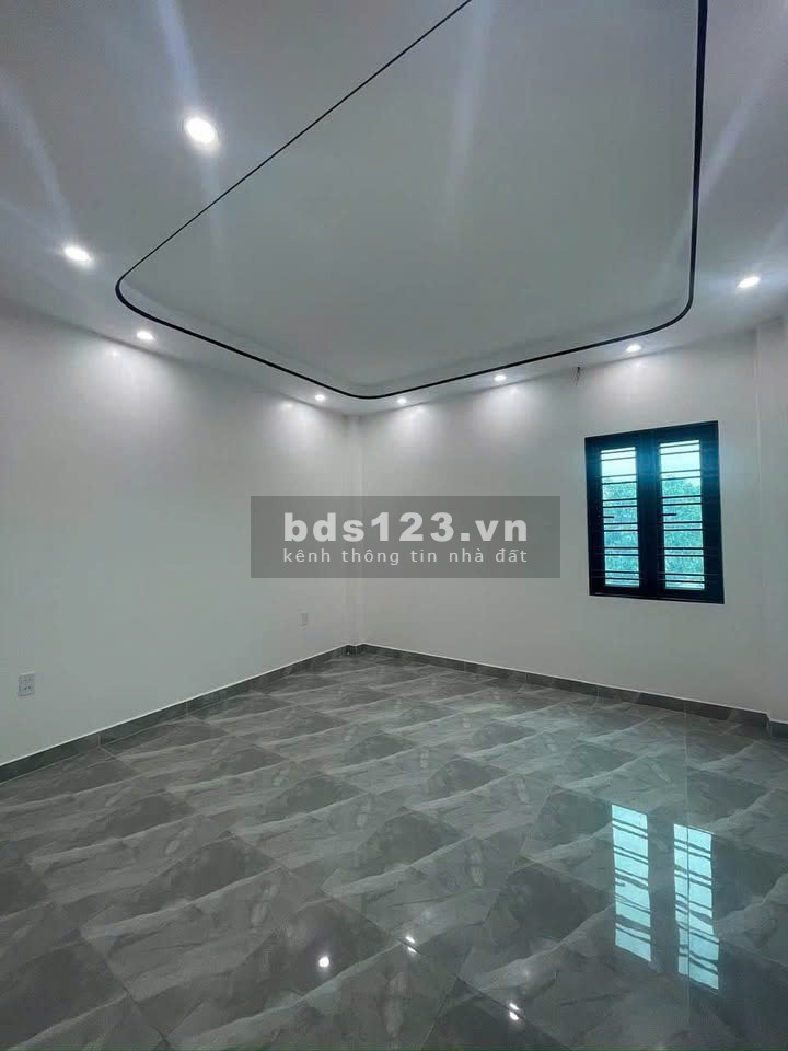bể nợ!!! bớt 200tr bán gấp căn 1 trệt 2 lầu, giá còn 2ty490 nằm ngay cây xăng Thịnh Phát Lộc, TDM