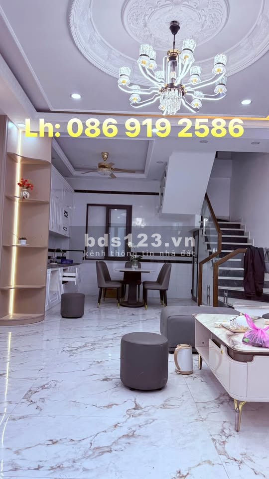 Cần bán dãy nhà 4 tầng gần đường Hồ Sen. Gần trường học
