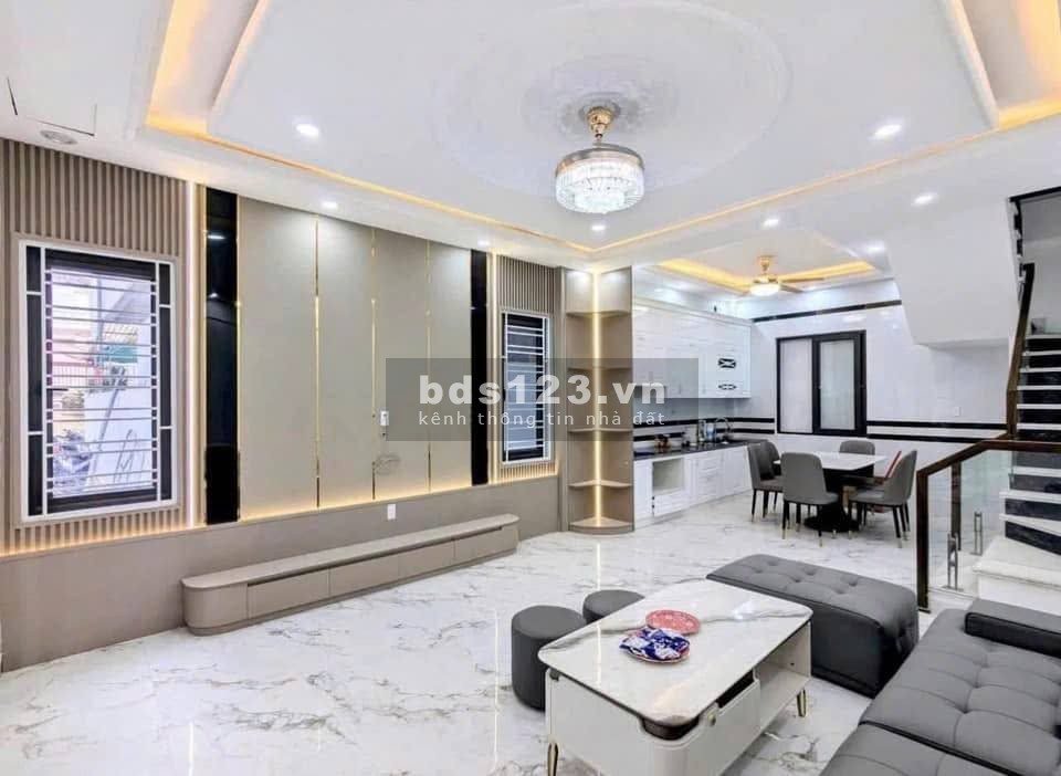 Cần bán dãy nhà 4 tầng gần đường Hồ Sen. Gần trường học