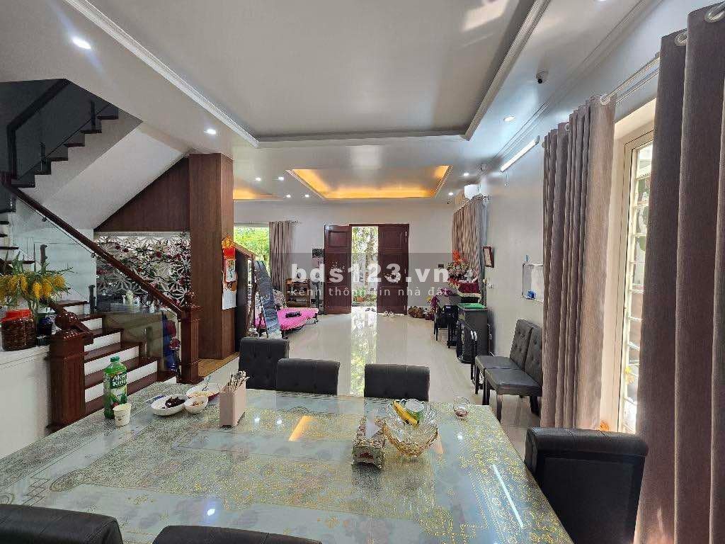 Sở hữu biệt thự đẳng cấp nhất Long Biên - Diện tích khủng, view hồ cực đẹp!