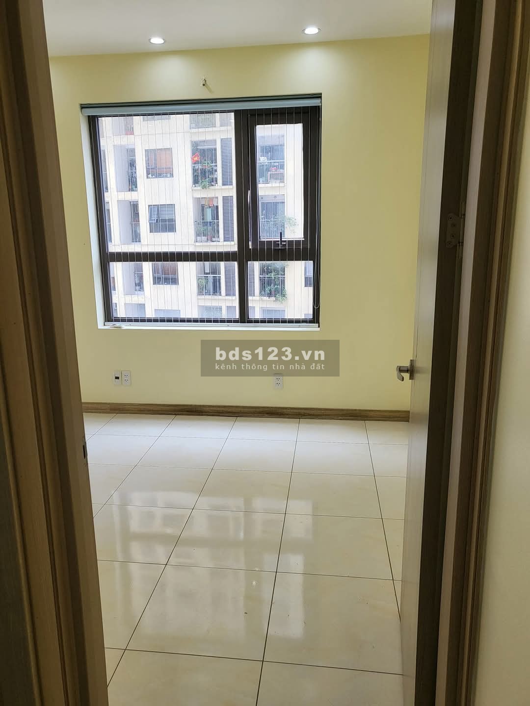 Chính chủ cần bán căn hộ chung cư 76m2 2PN 2VS giá 4,x tỷ