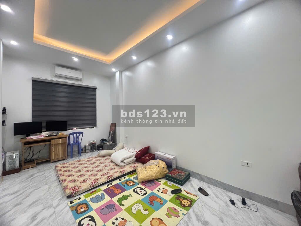 Nhà Nguyễn Văn Cừ - Lô góc thoáng - Ô tô đầu ngõ - DT 46m2 - Giá 7.85 tỷ