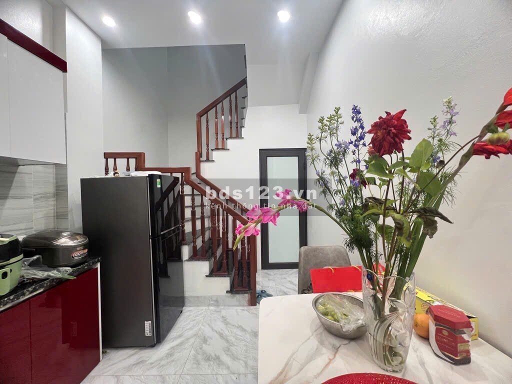 Nhà Nguyễn Văn Cừ - Lô góc thoáng - Ô tô đầu ngõ - DT 46m2 - Giá 7.85 tỷ