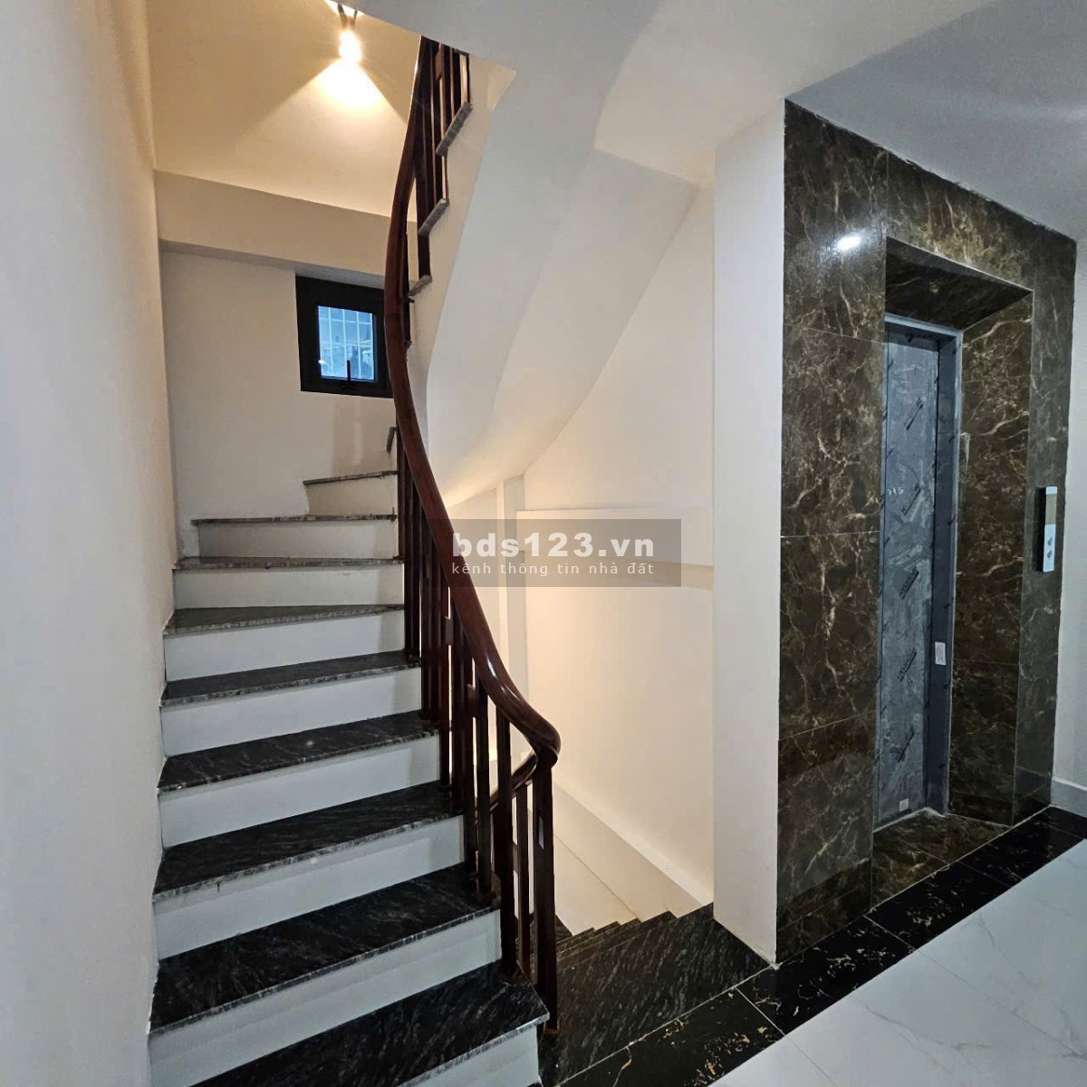 HOT 6tầng thang máy 40m2 full nội thất hơn 7tỷ ngay 74/40 Thượng Thanh