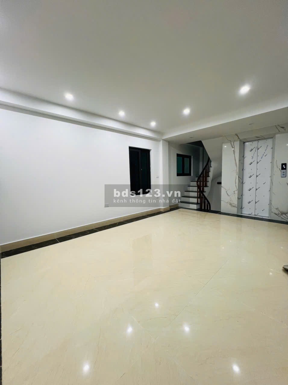 Siêu phẩm Quận Hoàng Mai - Ô tô tránh - Diện tích 40m² - 10 tỷ