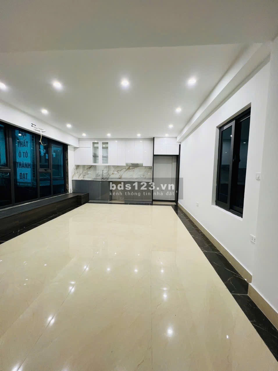 Siêu phẩm Quận Hoàng Mai - Ô tô tránh - Diện tích 40m² - 10 tỷ