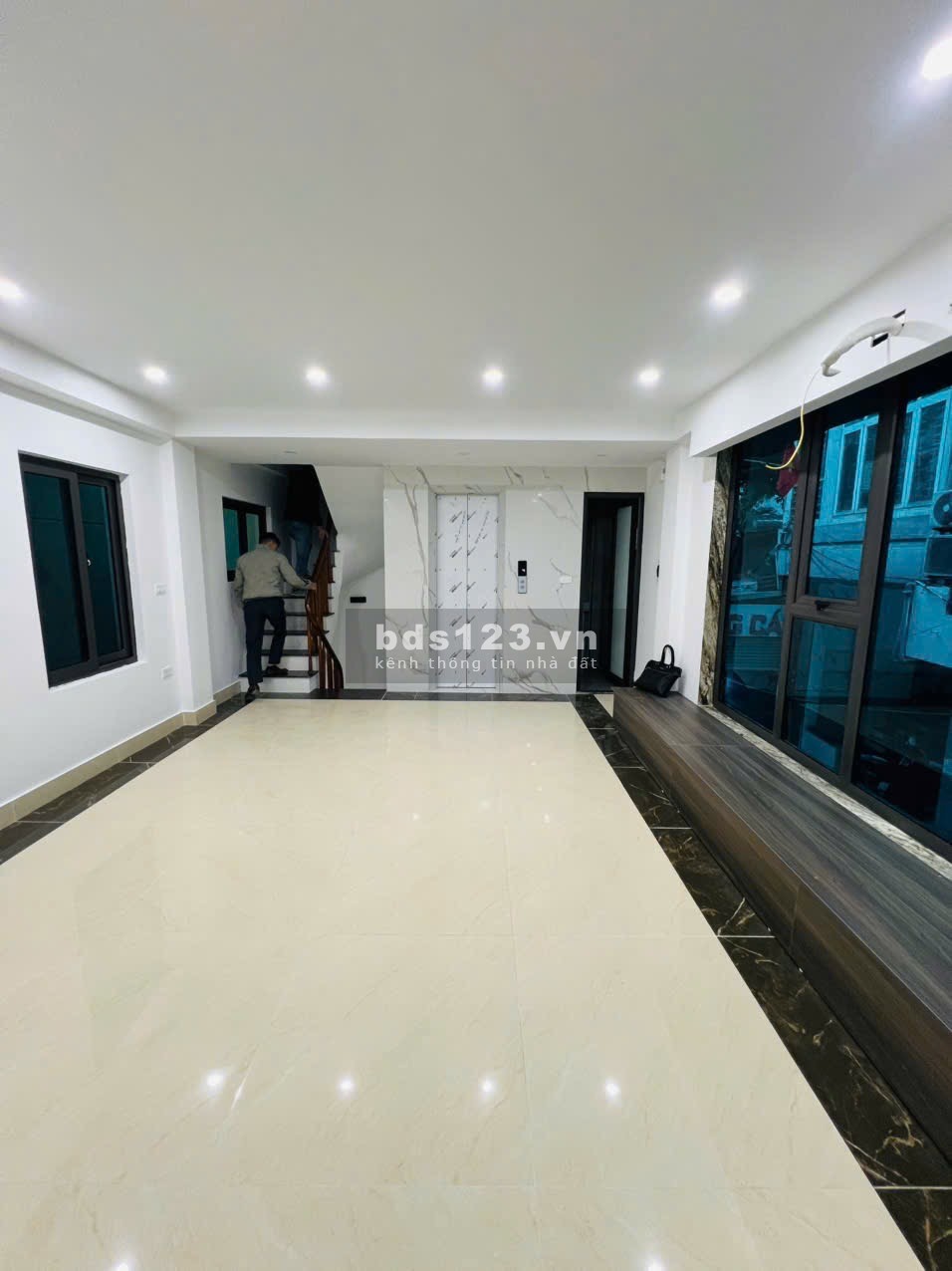 Siêu phẩm Quận Hoàng Mai - Ô tô tránh - Diện tích 40m² - 10 tỷ