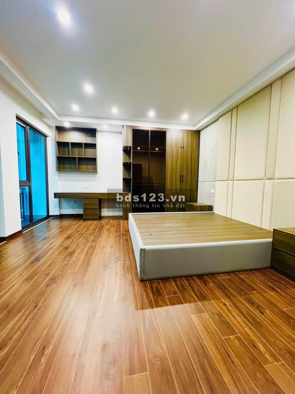 Siêu phẩm Quận Hoàng Mai - Ô tô tránh - Diện tích 40m² - 10 tỷ