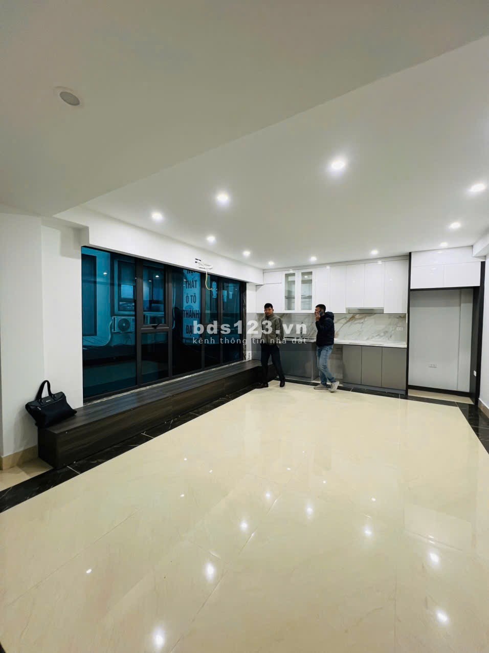 Siêu phẩm Quận Hoàng Mai - Ô tô tránh - Diện tích 40m² - 10 tỷ