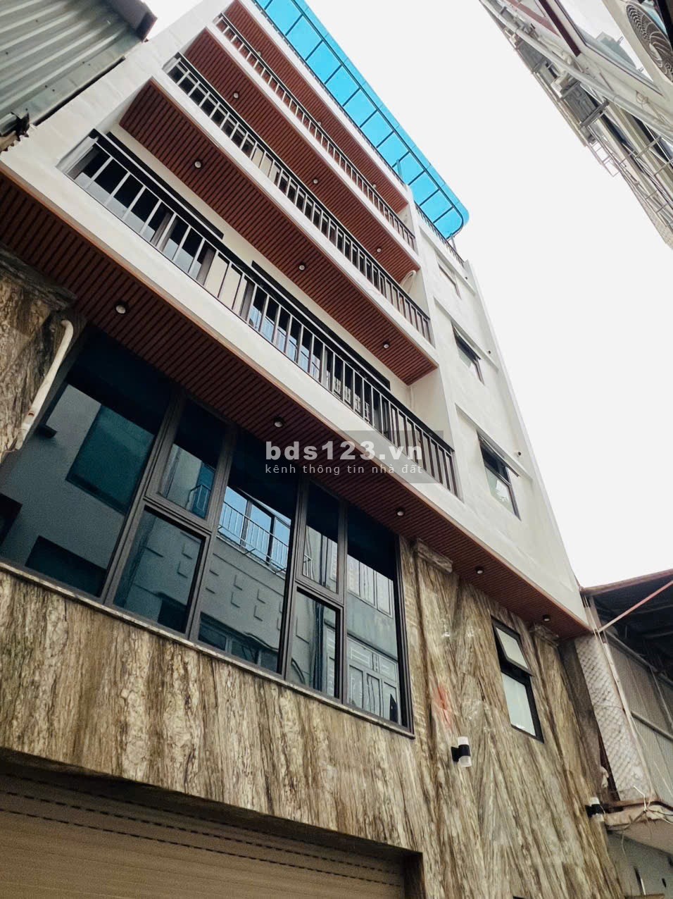 Siêu phẩm Quận Hoàng Mai - Ô tô tránh - Diện tích 40m² - 10 tỷ
