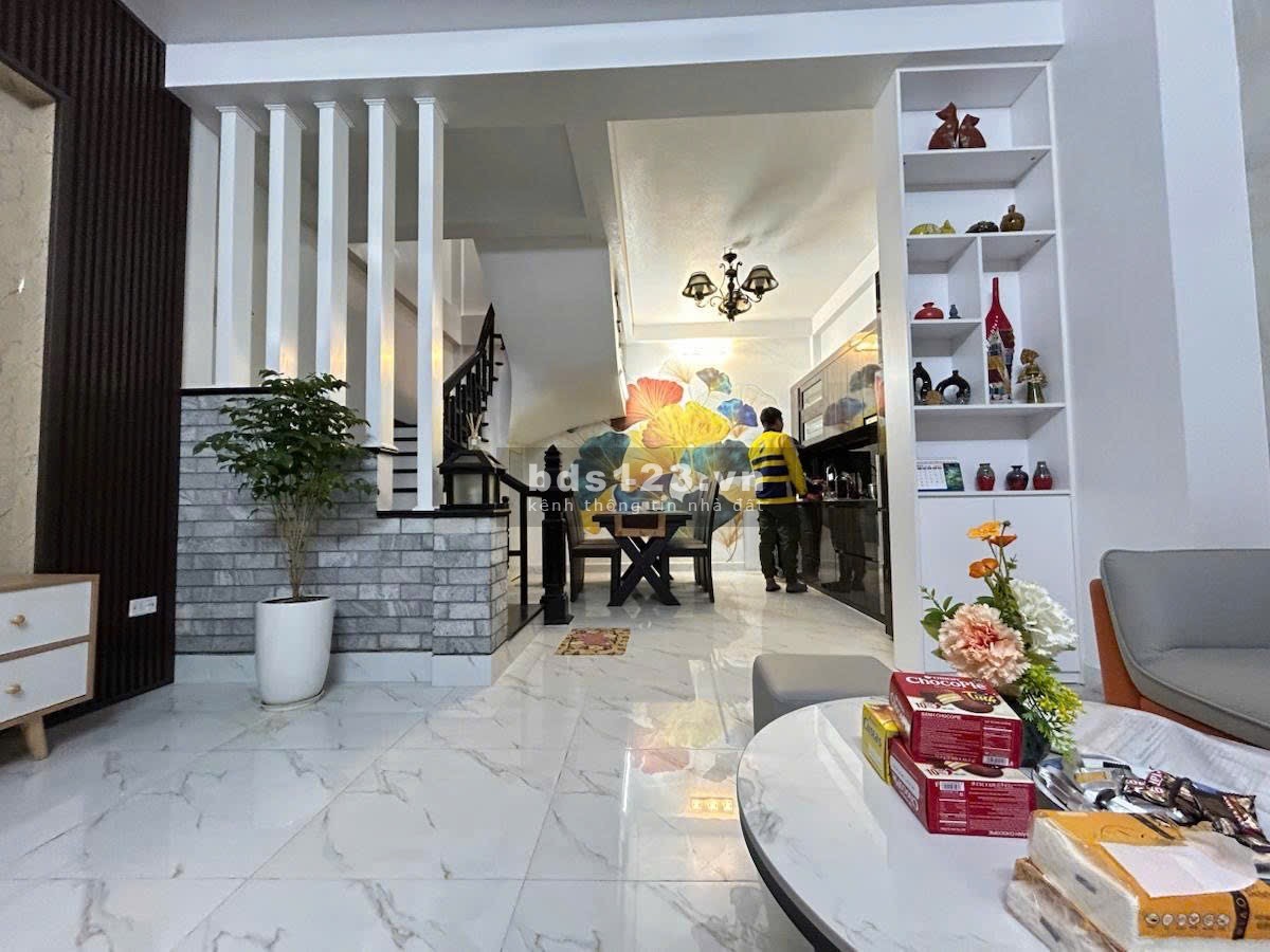 Mặt phố kinh doanh sầm uất - Trung tâm Quận Hoàng Mai - Diện tích 45m² - 5 tầng - Nhỉnh 9 tỷ