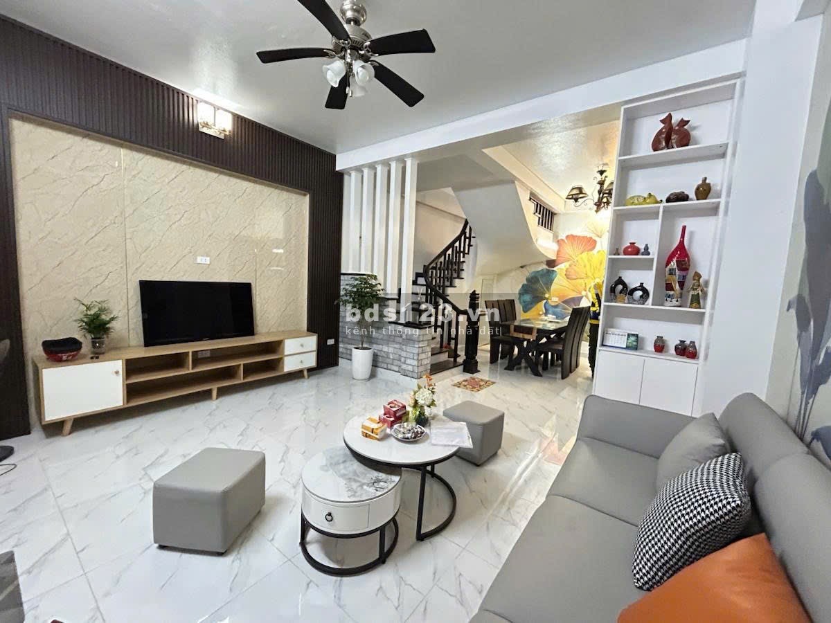 Mặt phố kinh doanh sầm uất - Trung tâm Quận Hoàng Mai - Diện tích 45m² - 5 tầng - Nhỉnh 9 tỷ