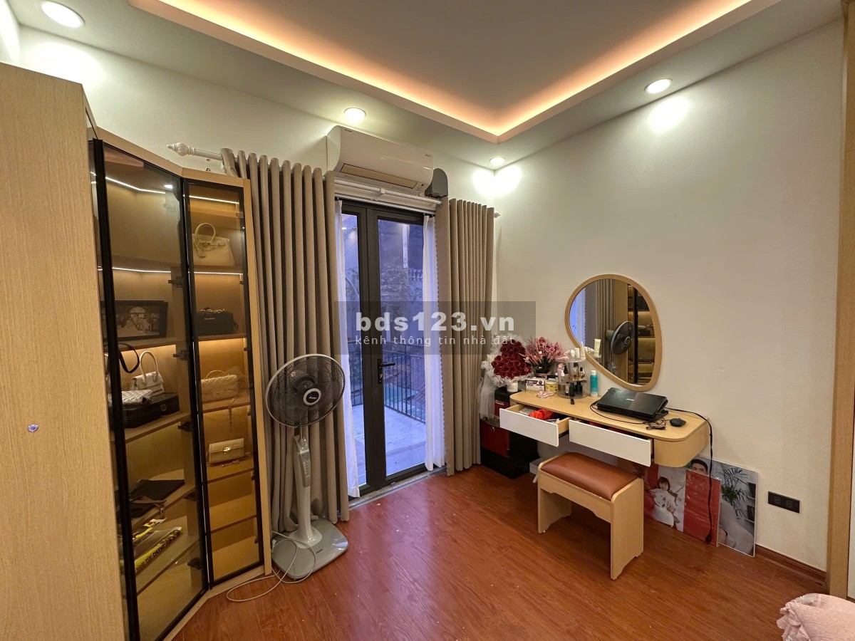 Hàng hiếm Quận Hoàng Mai - Mặt ngõ thông - Kinh doanh - Diện tích 32m² - Nhỉnh 7 tỷ