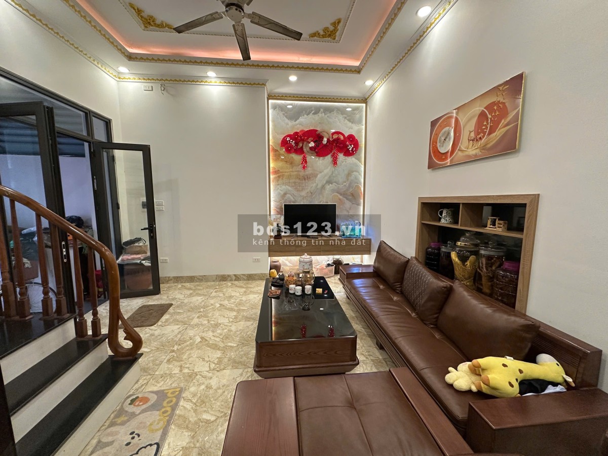 Hàng hiếm Quận Hoàng Mai - Mặt ngõ thông - Kinh doanh - Diện tích 32m² - Nhỉnh 7 tỷ
