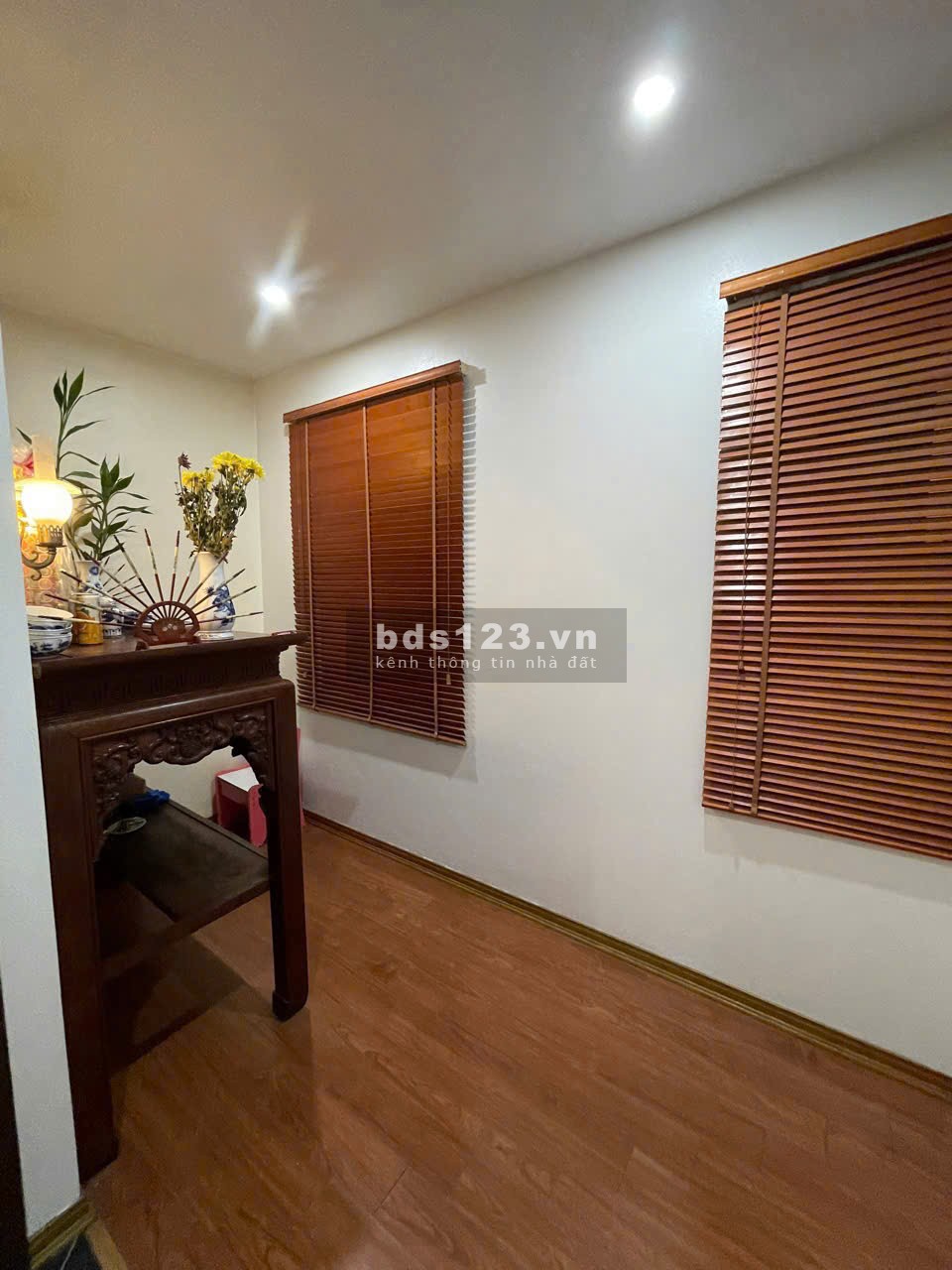 Nhà phố Ngọc thụy 30M2, 5 tầng, ngõ thông thoáng, oto đỗ cách nhà 10m, giá 5.65 tỷ