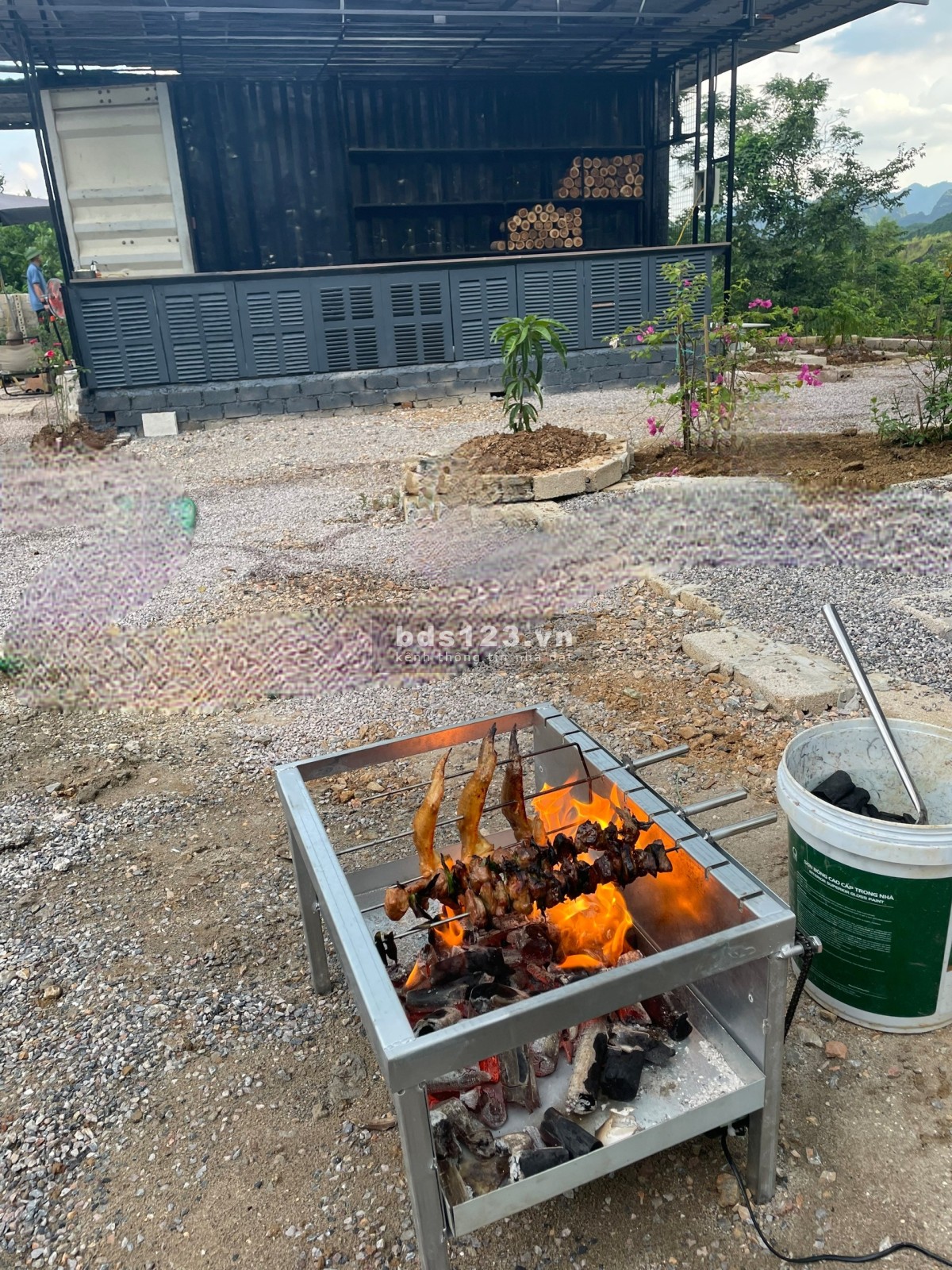 Chính chủ bán khuân viên sẵn chỉ việc vào ở, đất vuông vắn, nhiều cây ăn quả,hàng xóm thân thiện