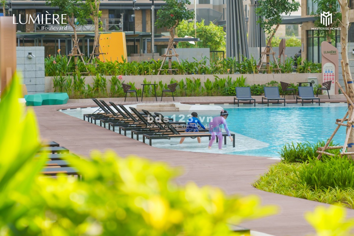 Bán gấp 2PN2WC giá tốt 3,990 tỷ, rẻ nhất thị trường, view hồ bơi, Lumiere Vinhomes Grand Park Q9