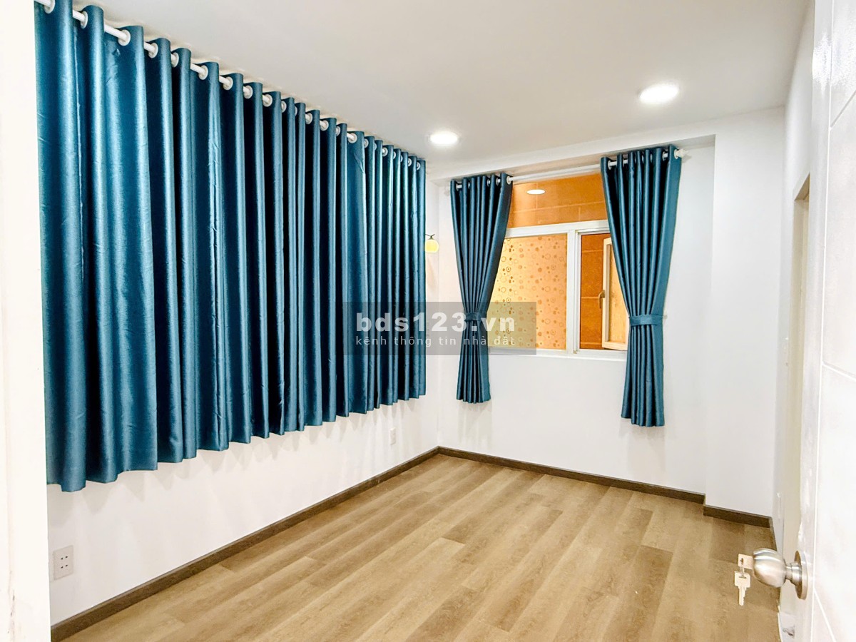 Chính chủ căn 65m2 Hoàng Kim Thế Gia, sổ hồng sẵn, nhà mới, TT 950tr ở ngay