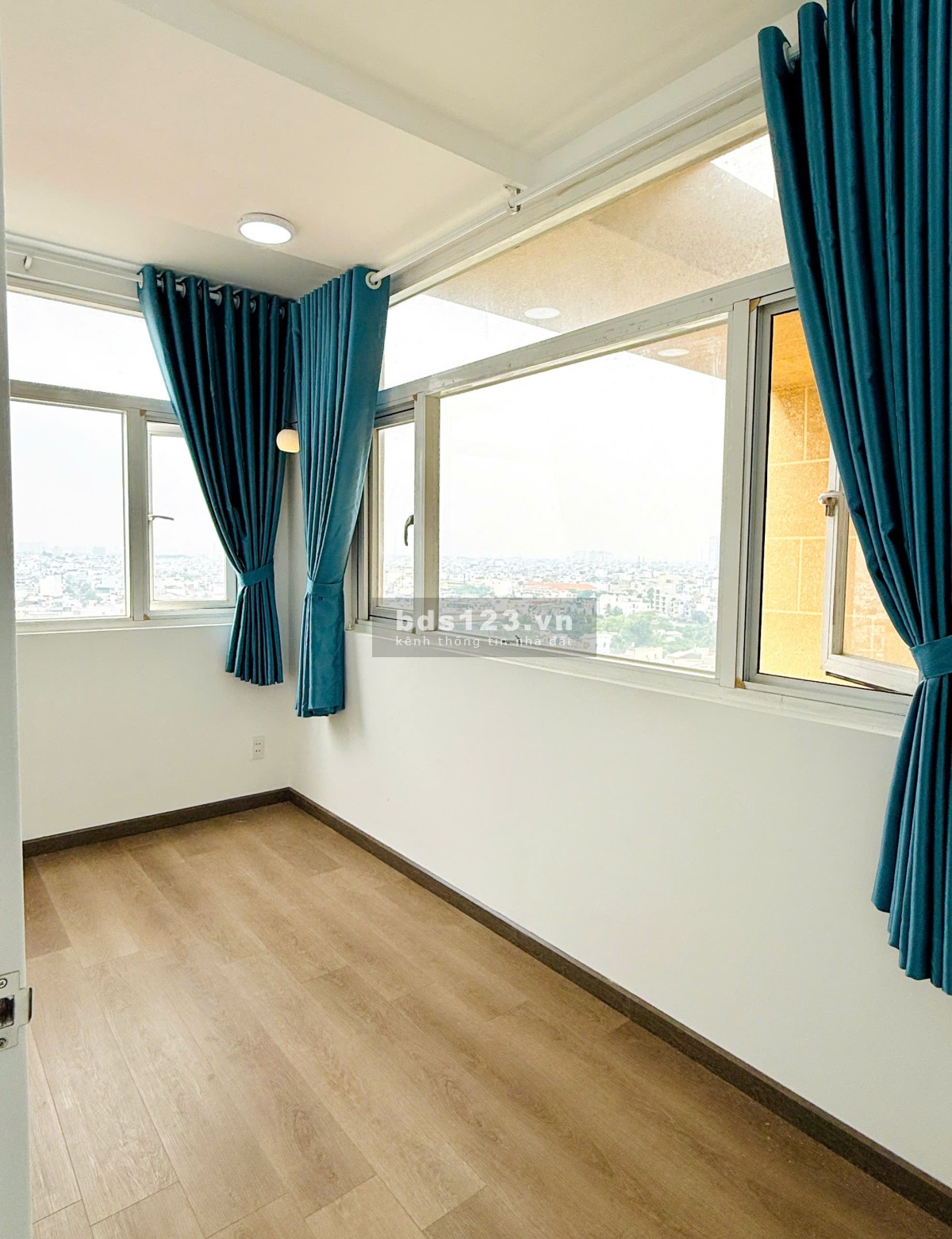 Chính chủ căn 65m2 Hoàng Kim Thế Gia, sổ hồng sẵn, nhà mới, TT 950tr ở ngay