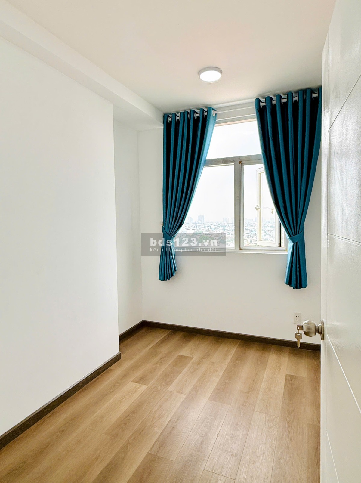 Chính chủ căn 65m2 Hoàng Kim Thế Gia, sổ hồng sẵn, nhà mới, TT 950tr ở ngay