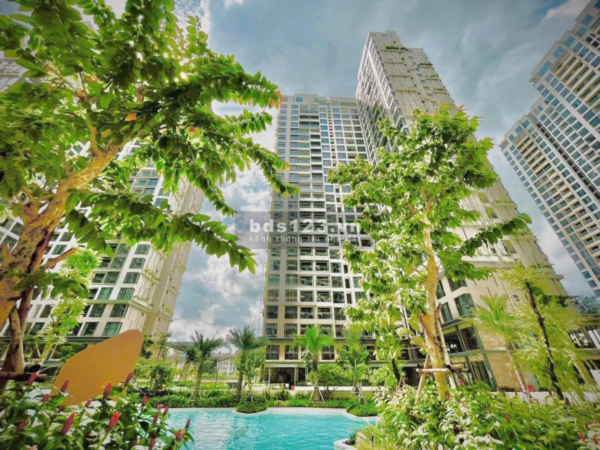 Bán gấp 2PN2WC giá tốt 3,990 tỷ, rẻ nhất thị trường, view hồ bơi, Lumiere Vinhomes Grand Park Q9