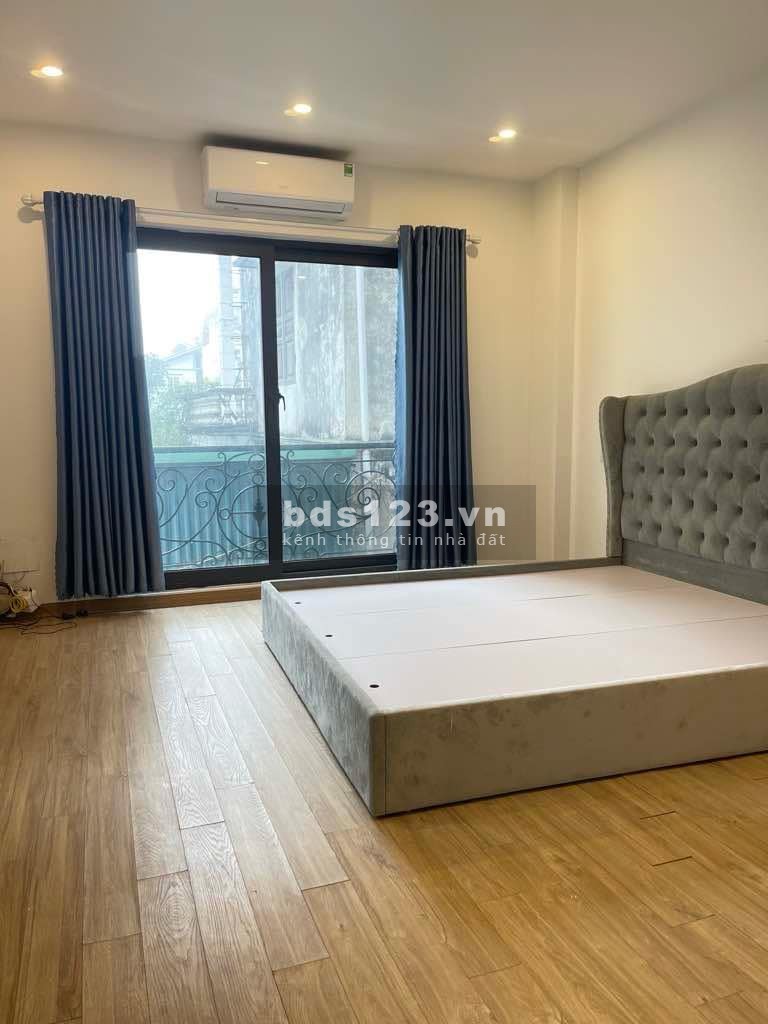 Bán nhà Thạch Bàn 39m2, MT 4.3m. 6.3 tỷ, 15m ra phố cạnh hồ điều hoà cực đẹp