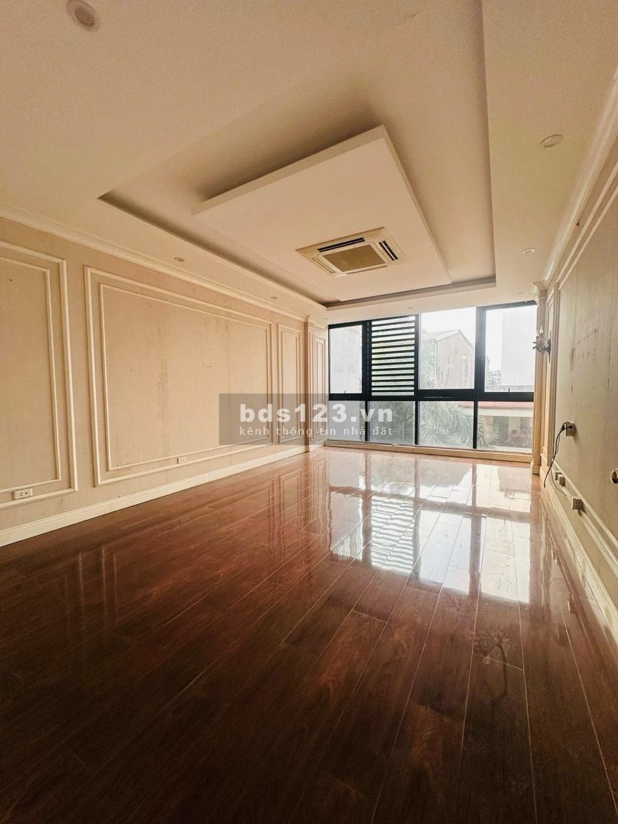 7 tầng thang máy - Hai thoáng trước sau - Sổ vuông như tờ đô - Mặt phố Linh Lang