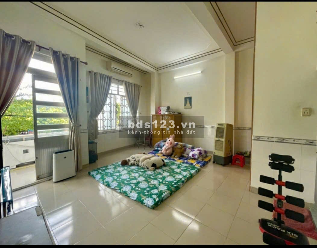 Bán gấp chỉ 4,5 tỷ nhà phố 3 tầng 349A Ngô Gia Tự, trung tâm TP. PRTC Ninh Thuận. Ngang 5,5m nở hậu