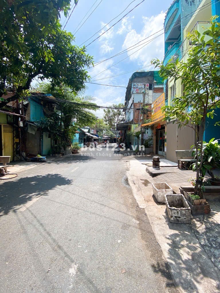 Cần bán gấp nhà mặt tiền Mạc Vân P.12 Q.8. Dòng tiền tốt. DT 38m2. Giá chỉ nhỉnh 4tỷ