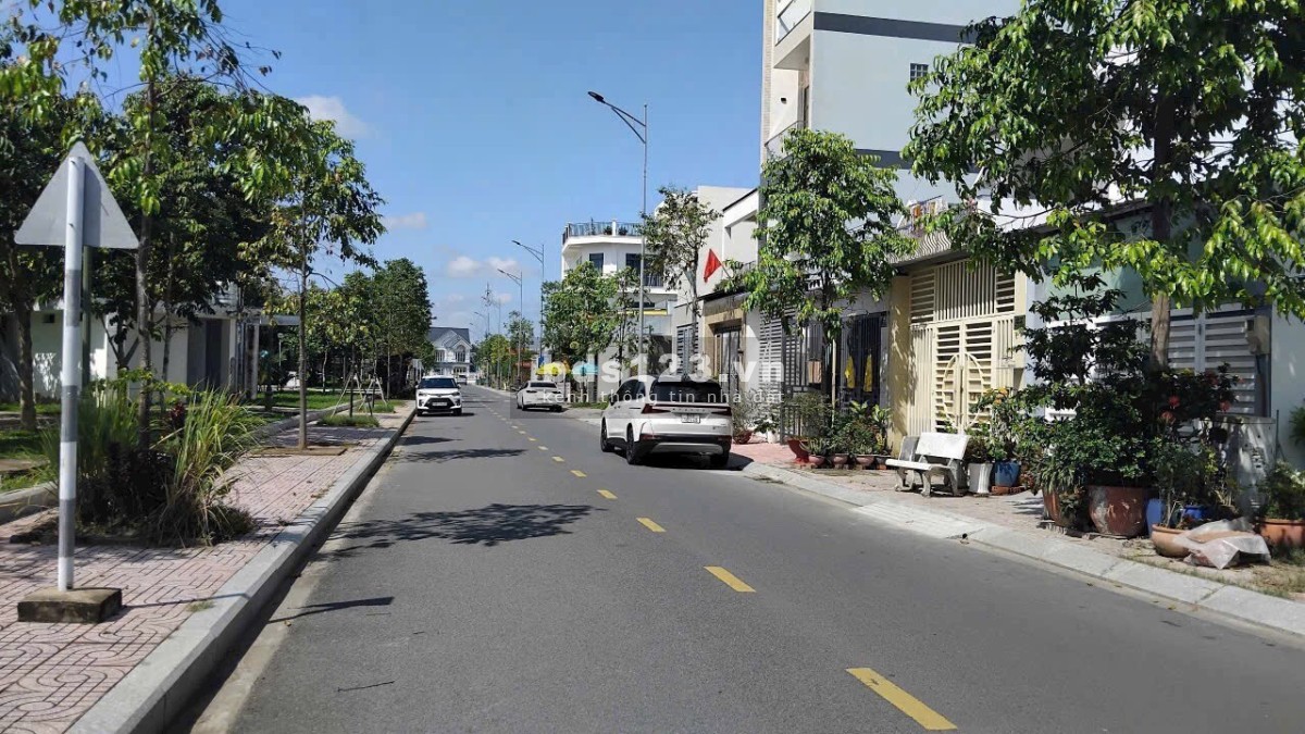 Bán đất mặt tiền kinh doanh, công viên Đài Truyền Hình, phường 3, Vĩnh Long