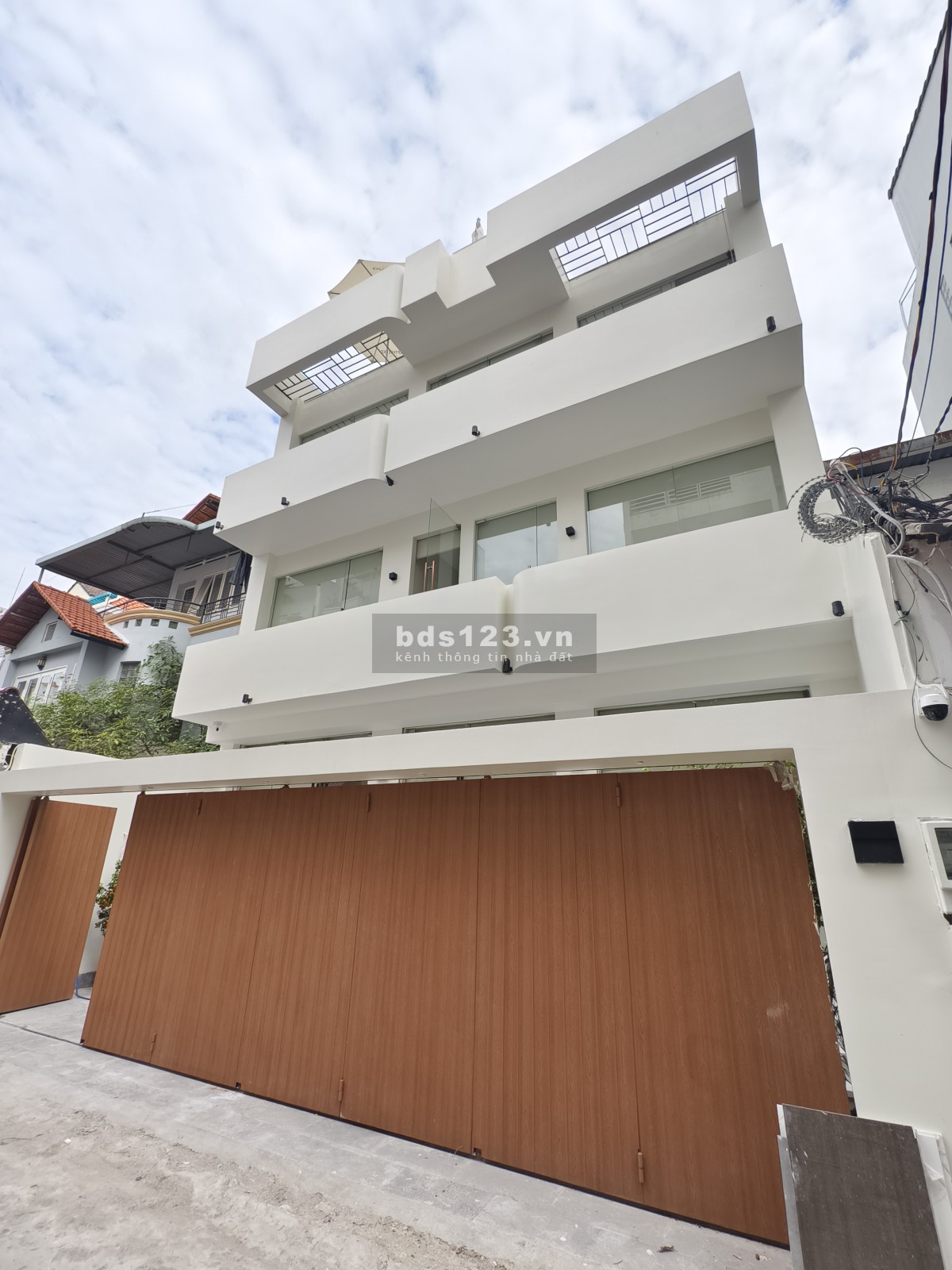 Biệt thự 10x11 cực đẹp khu Thảo Điền khu làng báo chí, kế bên trường Quốc tế