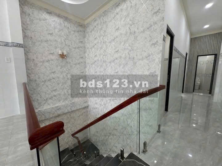 Nhà mới 1 trệt 1 lầu, đường 17A, khu Minh Linh, phường 5, TP Vĩnh Long (2 tỷ 350)