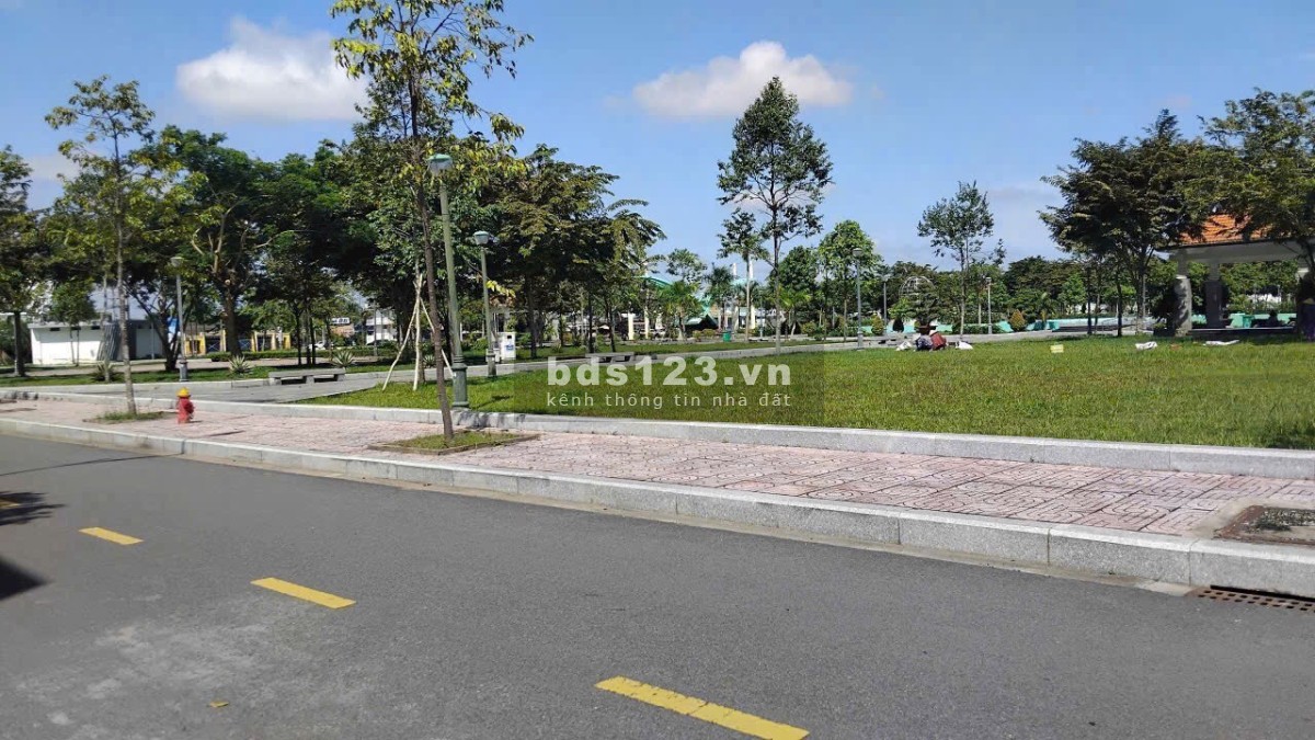 Bán đất mặt tiền kinh doanh, công viên Đài Truyền Hình, phường 3, Vĩnh Long