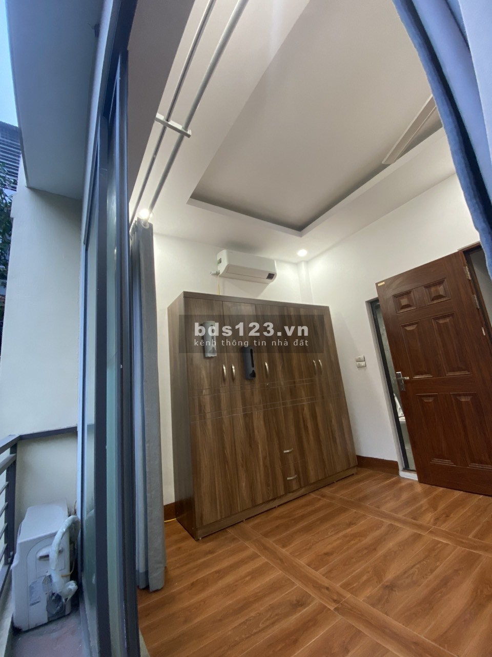 Nhà đẹp Cổ Nhuế, 30m² x 4 tầng, mặt tiền 5,3m, giá 5,98 tỷ.