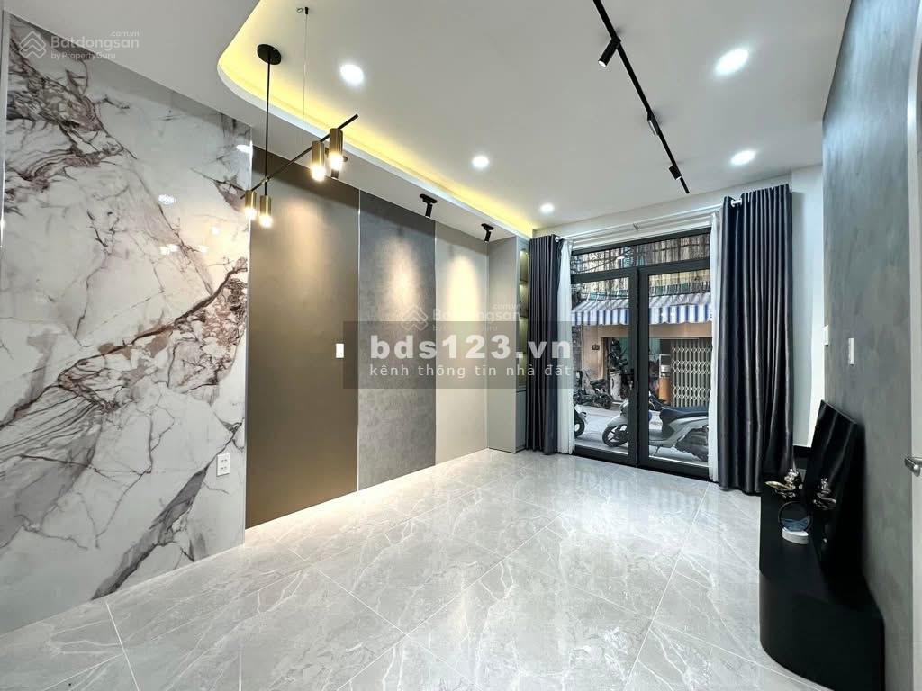 Bán nhanh nhà xây mới 5 tầng x 35m2 Ngô Gia Tự - Đức Giang, full nội thất. 5 tỷ. Ôtô đỗ cửa