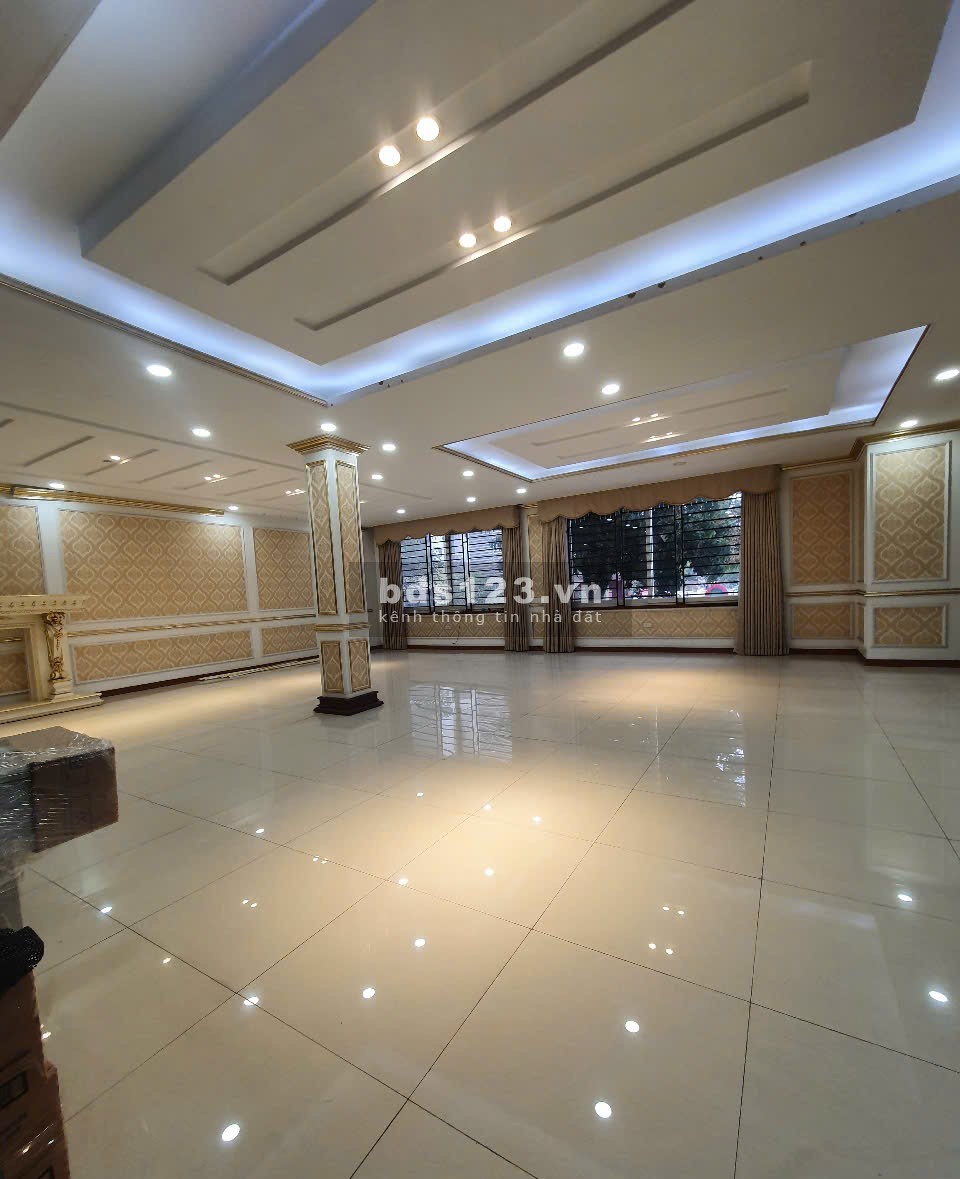 Bán nhà phố Bát Khối Chính chủ 6 tầng thang máy Giá chỉ 4x tỷ - Giao dịch ngay