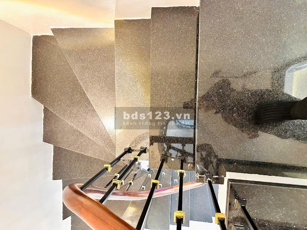 Chính chủ cần bán nhà KIm Ngưu 25m2, xây 4 tầng full công năng nội thất đầy đủ
