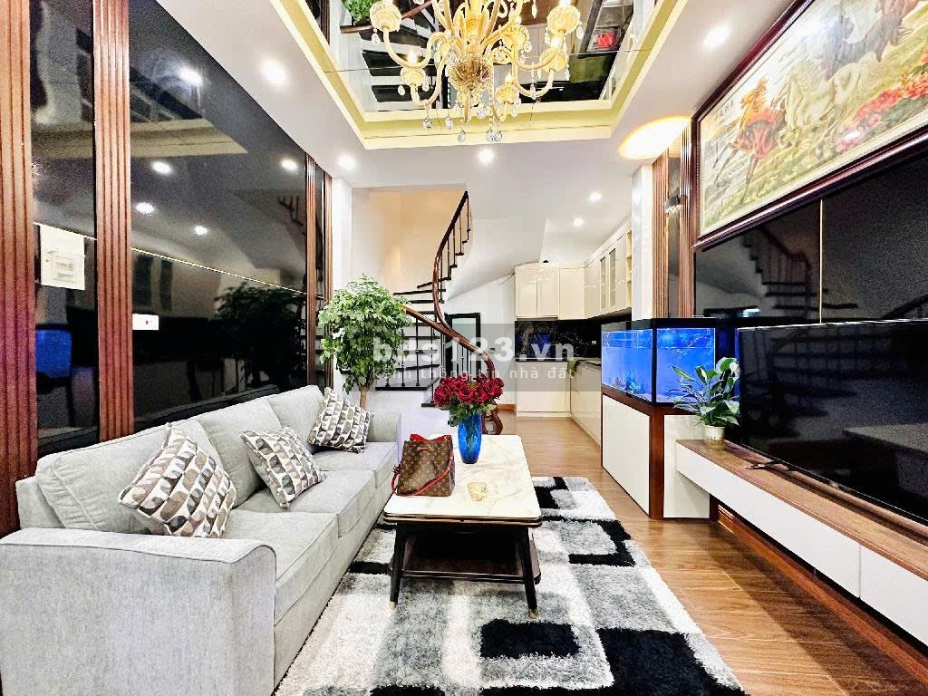 Chính chủ cần bán nhà KIm Ngưu 25m2, xây 4 tầng full công năng nội thất đầy đủ