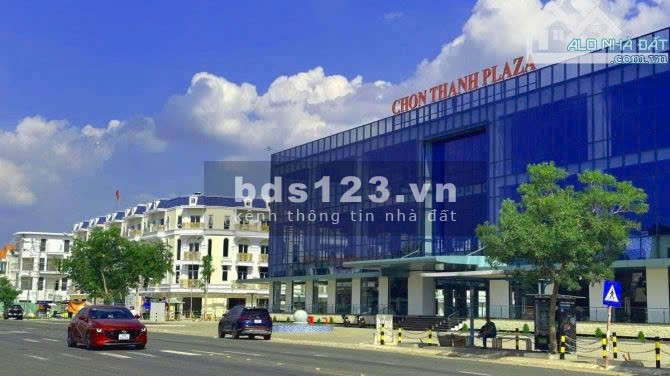 Bán lô gốc MT (1.600m2) full SHR, giá 450 triệu sát KCN, trường chợ, trung tâm sầm uất nhất thị xã