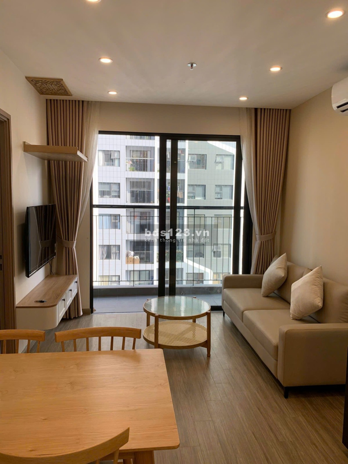 Chính chủ cần bán gấp căn 2N2WC, toad SA2, Vinhomes Smart City