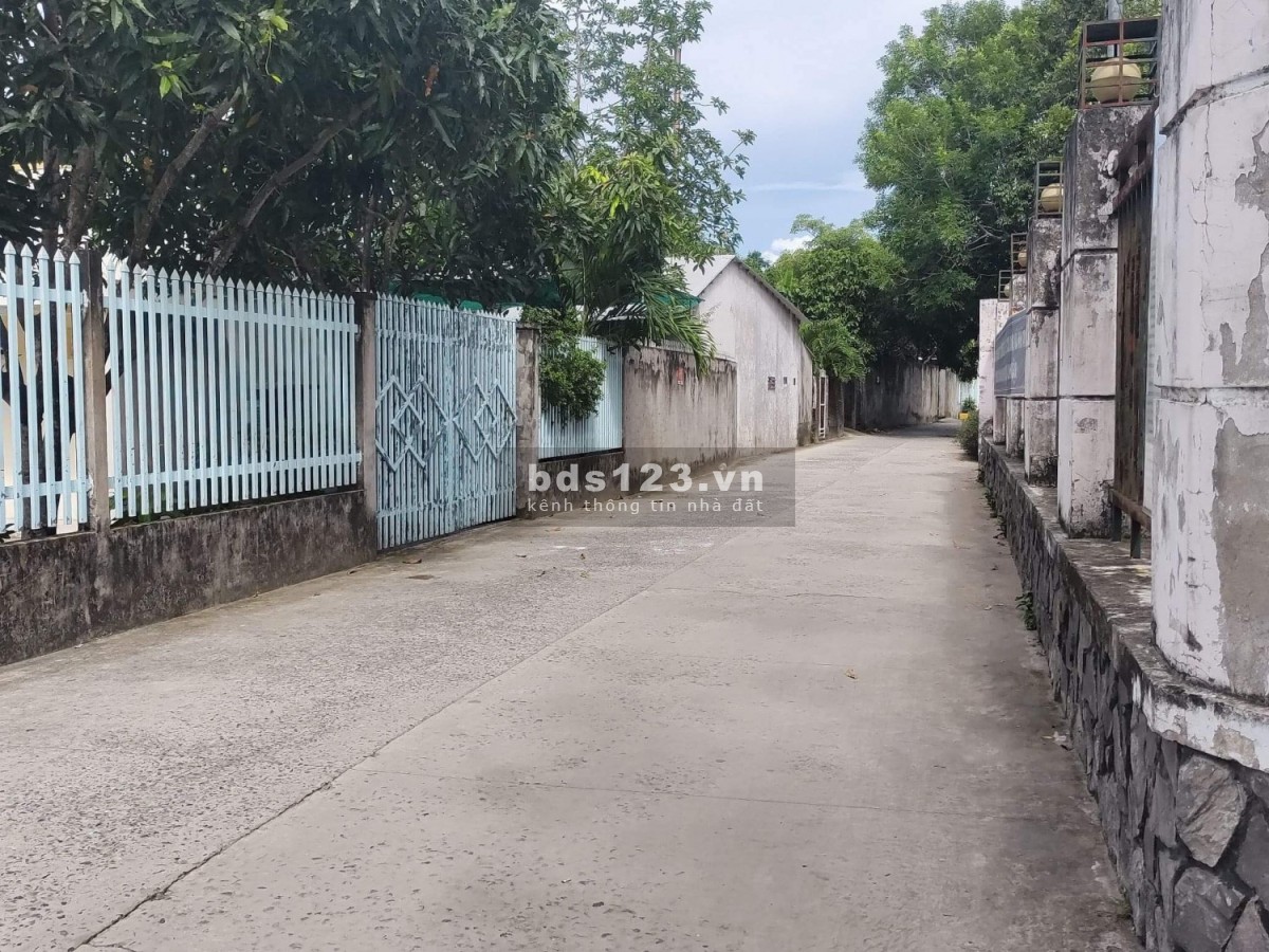 Nhà trung tâm TP Cần Thơ, cách Vincom Plaza Hùng Vương 2,3km