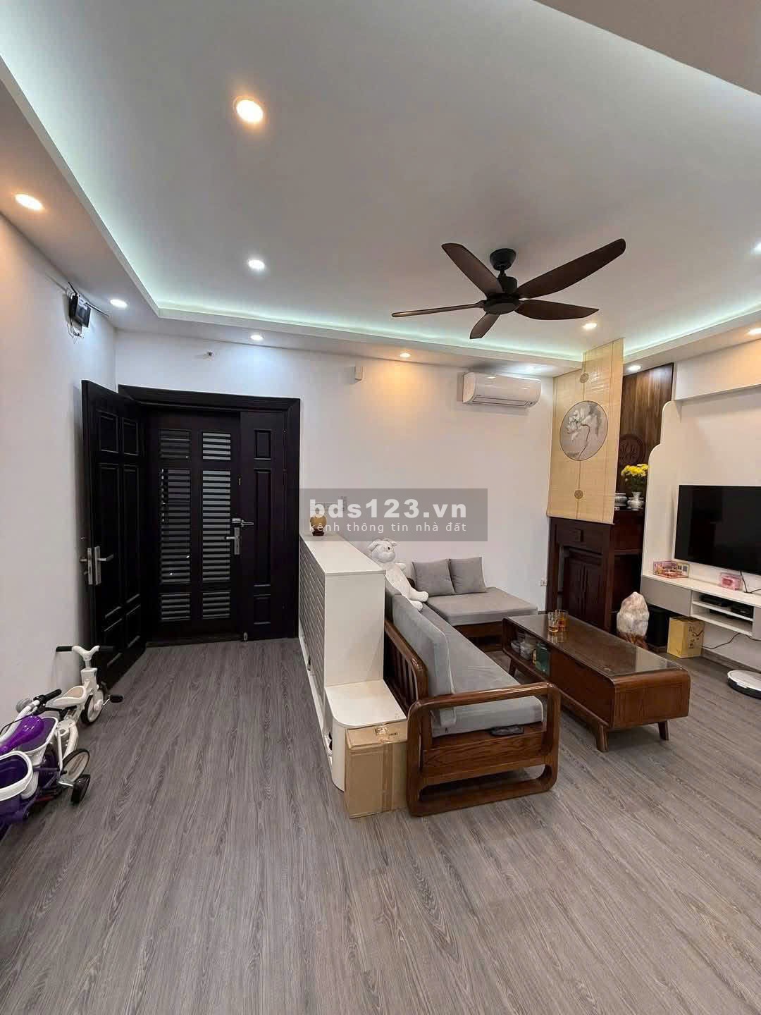 CCCC Kington Residence, 223 Hoàng Văn Thụ, P8, PN, 90m2, 2PN, 22tr.