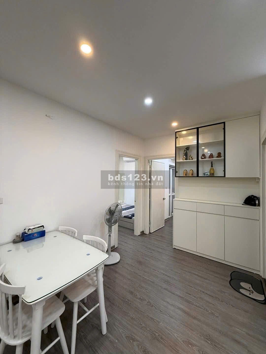 CCCC Kington Residence, 223 Hoàng Văn Thụ, P8, PN, 90m2, 2PN, 22tr.