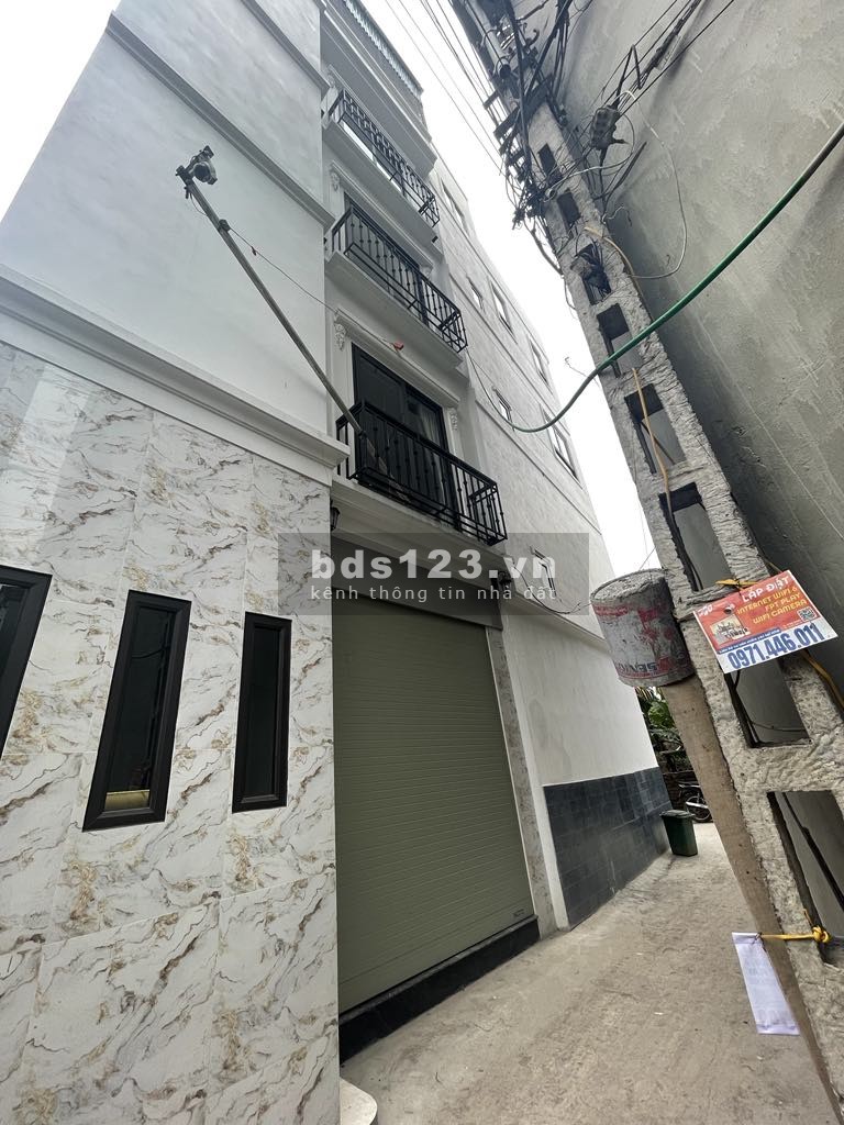 Đông La - Hoài Đức, nhà 5 tầng * 30m², 5 bước ra ngõ to, chỉ 3,8 tỷ