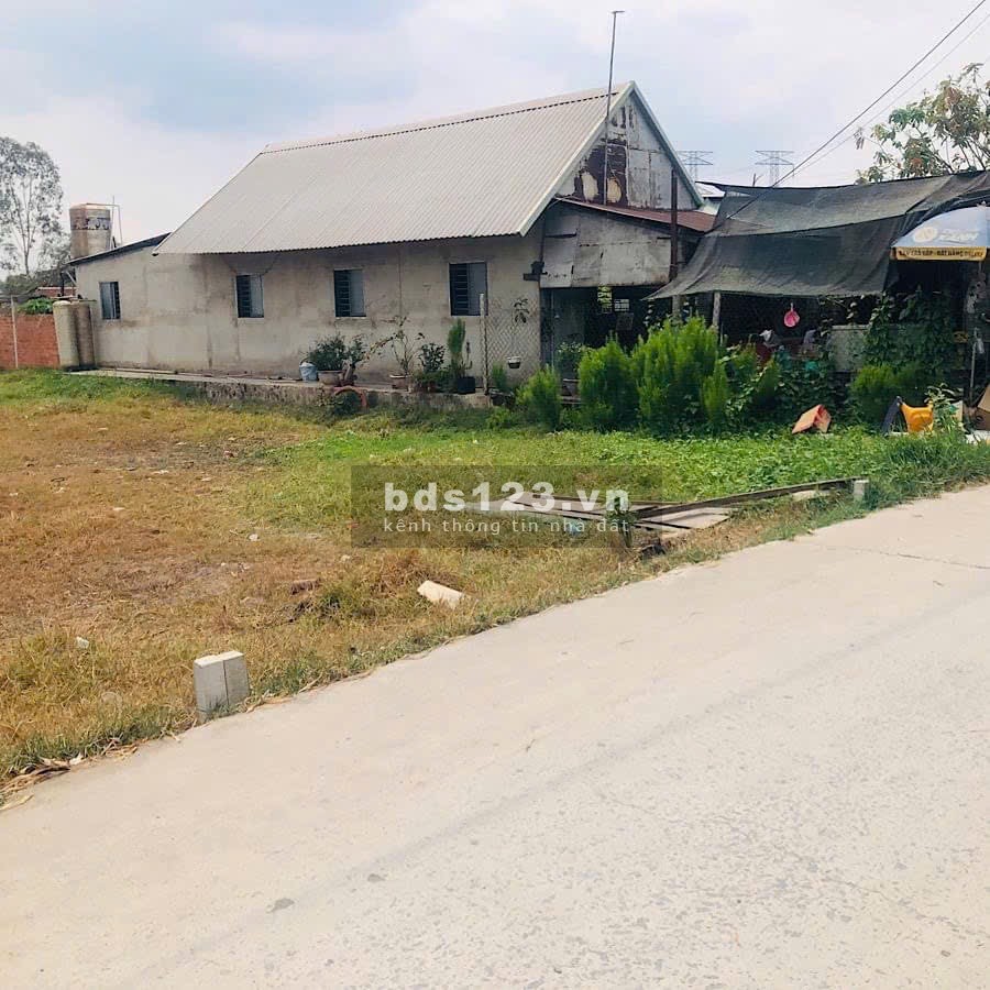 Cần bán lô đất vị trí siêu đẹp Đức Hòa Long An