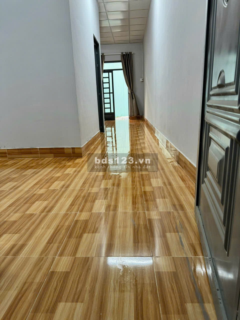 Bán gấp nhà xưởng 3 mặt tiền, giá 1.75 tỷ