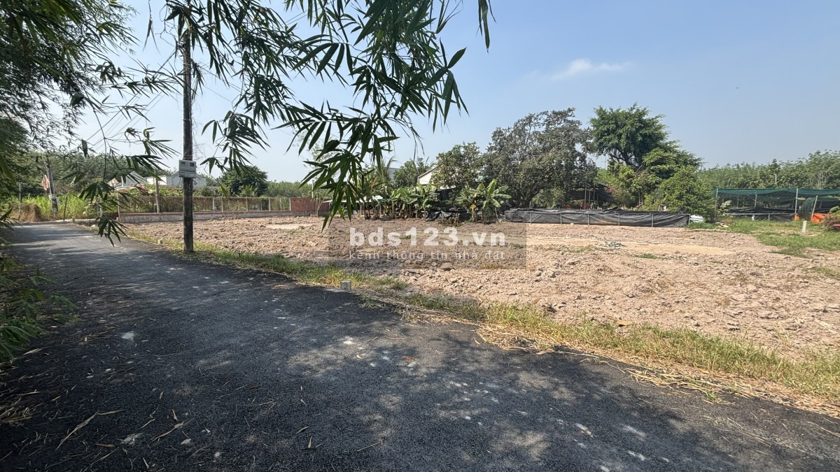 Chính chủ bán 10mét ngang đất ở đô thị, mặt tiền đường nhựa hương lộ 2 sổ hồng riêng 450tr