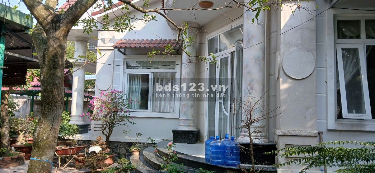 Cần bán BIỆT THỰ SANG TRỌNG trong khuôn viên đất rộng 2.400m2 sát DT 870 dẫn Cầu Rạch miễu 2.