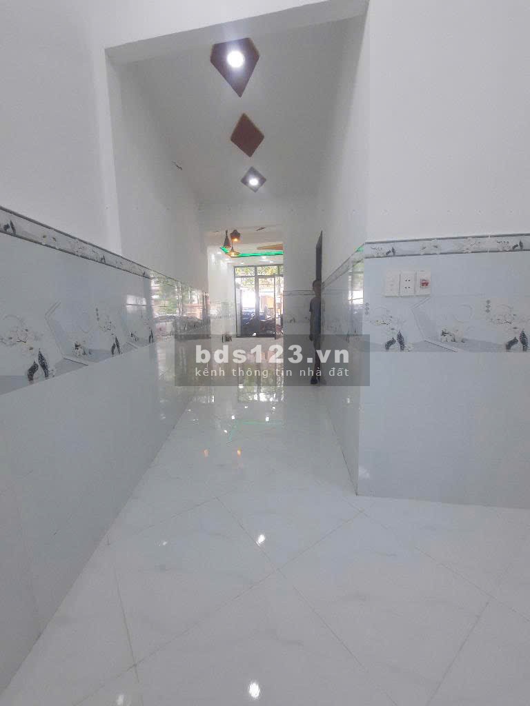 Chính chủ bán nhà mặt tiền Huỳnh Tấn Phát Nhà 81m2, mới xây 6m x13,5m. Giá chỉ 6,8 tỷ.