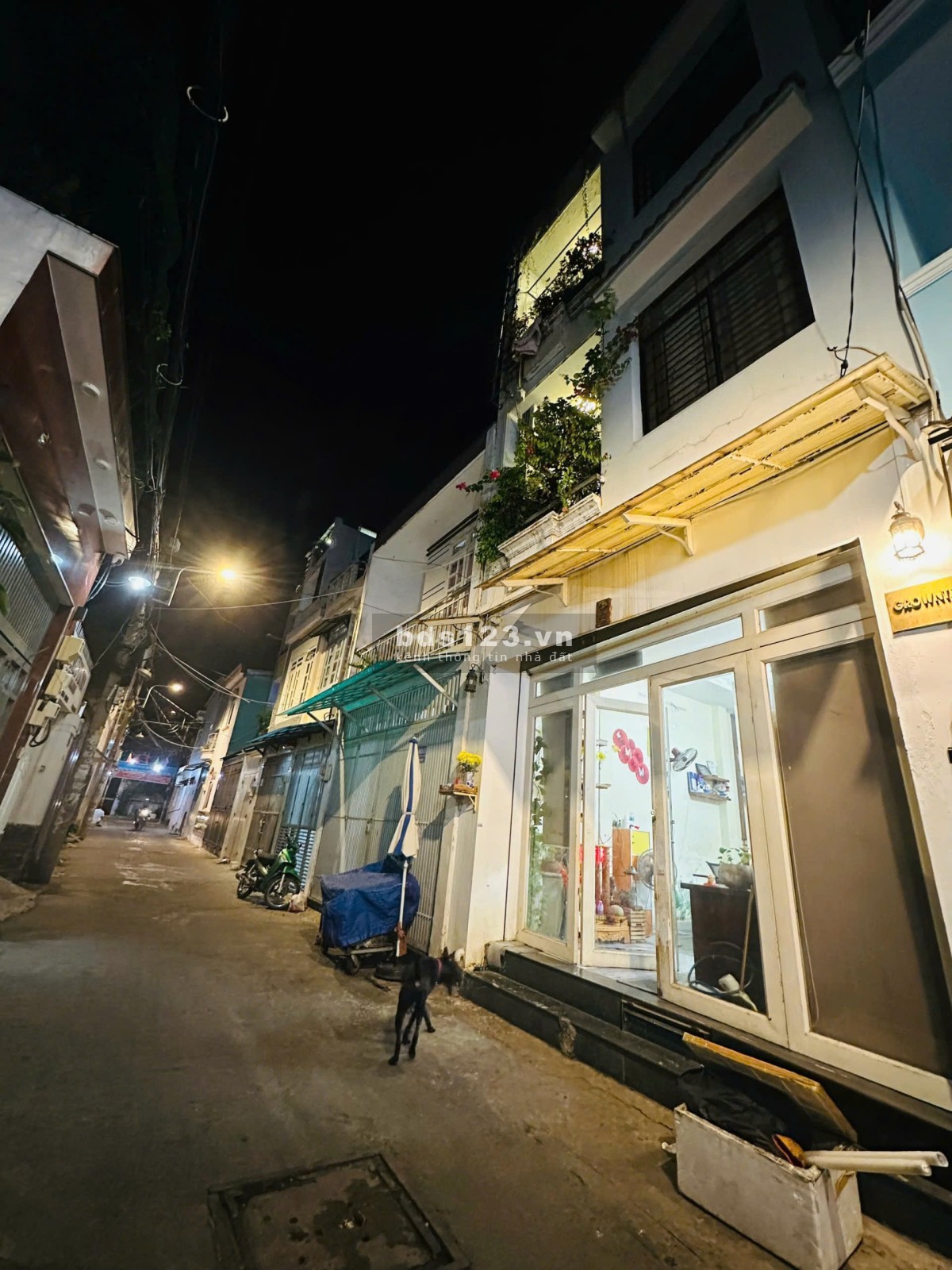 Hạ nốt 4 tỷ 9, mời môi giới 3% đường thông 5m xe hơi, kế siêu thị Emart 700m, ..